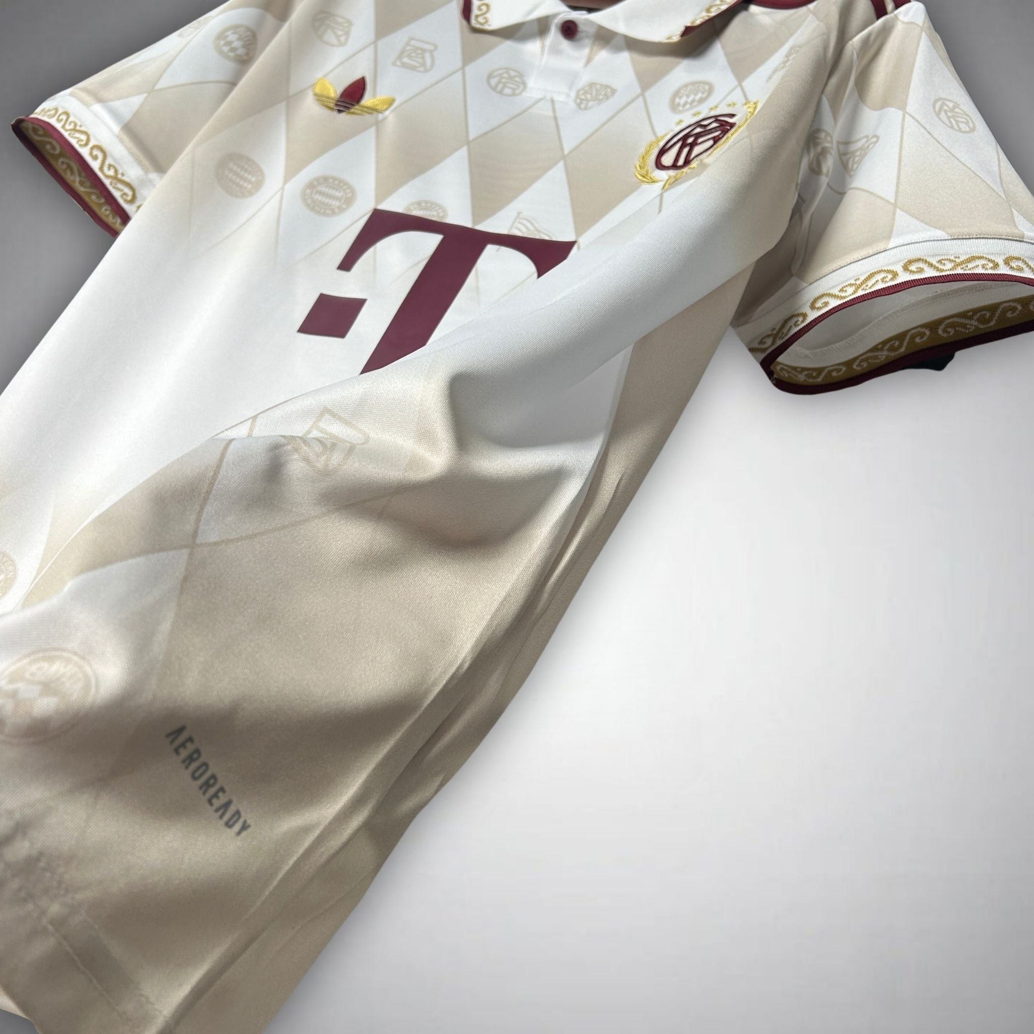 FC Bayern "Die Krone" Premium Kit from FootballPrestige.shop - Premium Concept kits