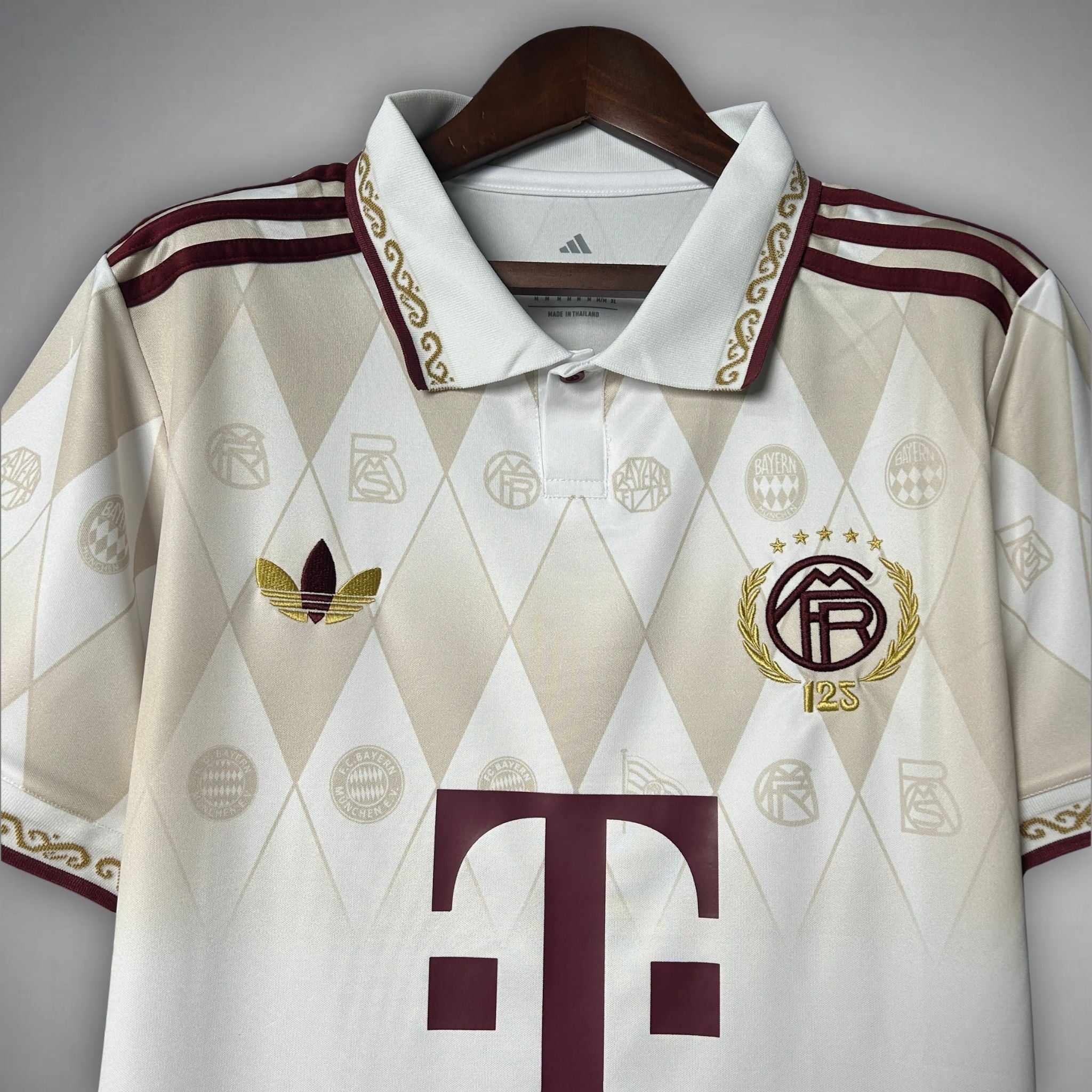 FC Bayern "Die Krone" Premium Kit from FootballPrestige.shop - Premium Concept kits