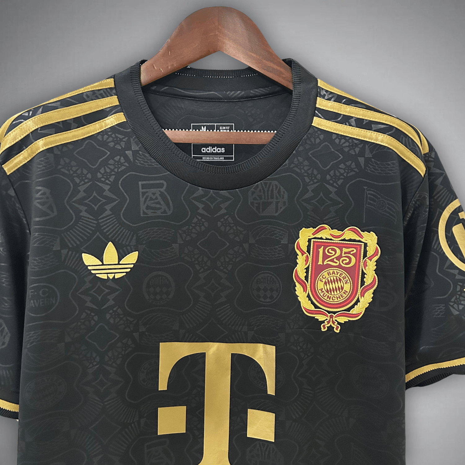 FC Bayern "Luxe Chrome" Premium Kit from FootballPrestige.shop - Premium Concept kits