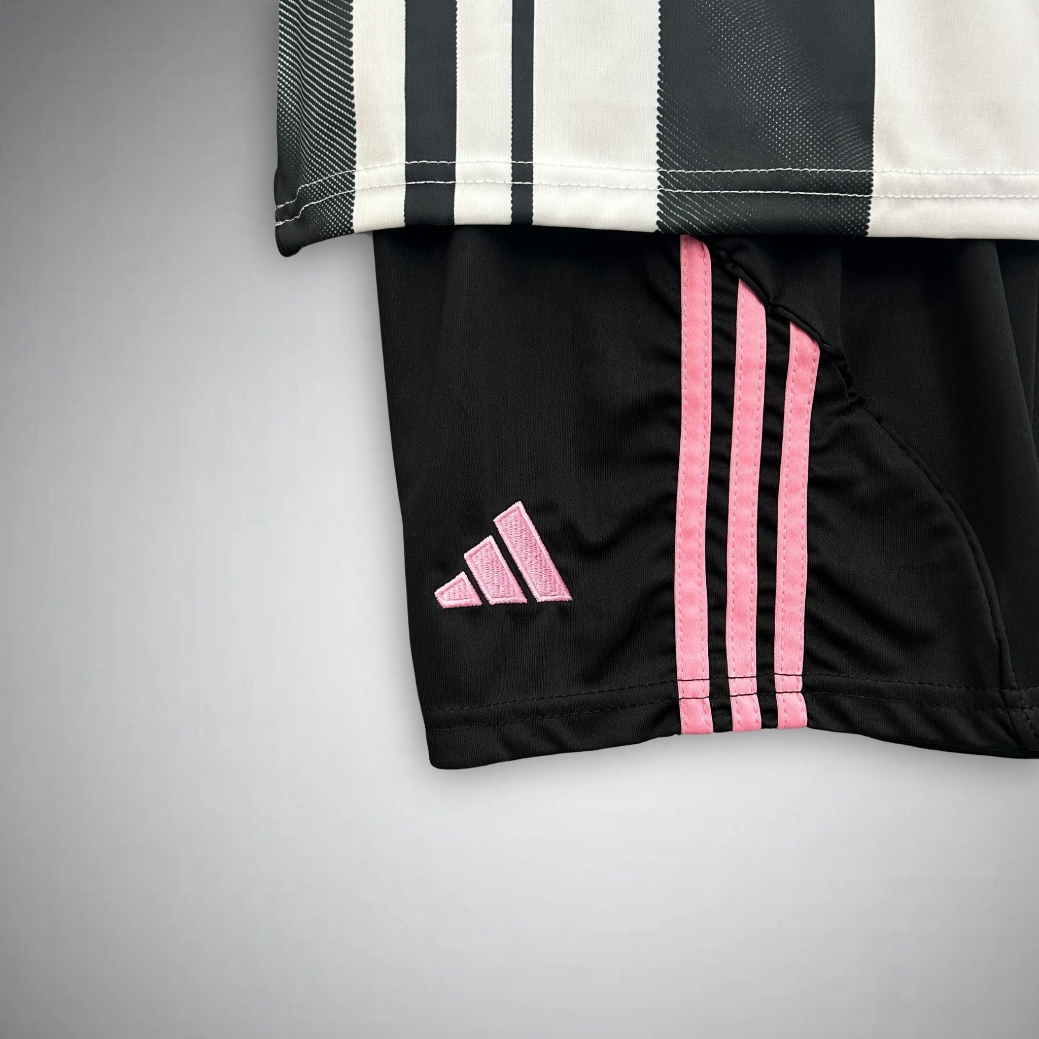 25/26 Juventus Home Kids Size Kit from FootballPrestige.shop - Premium Concept kits