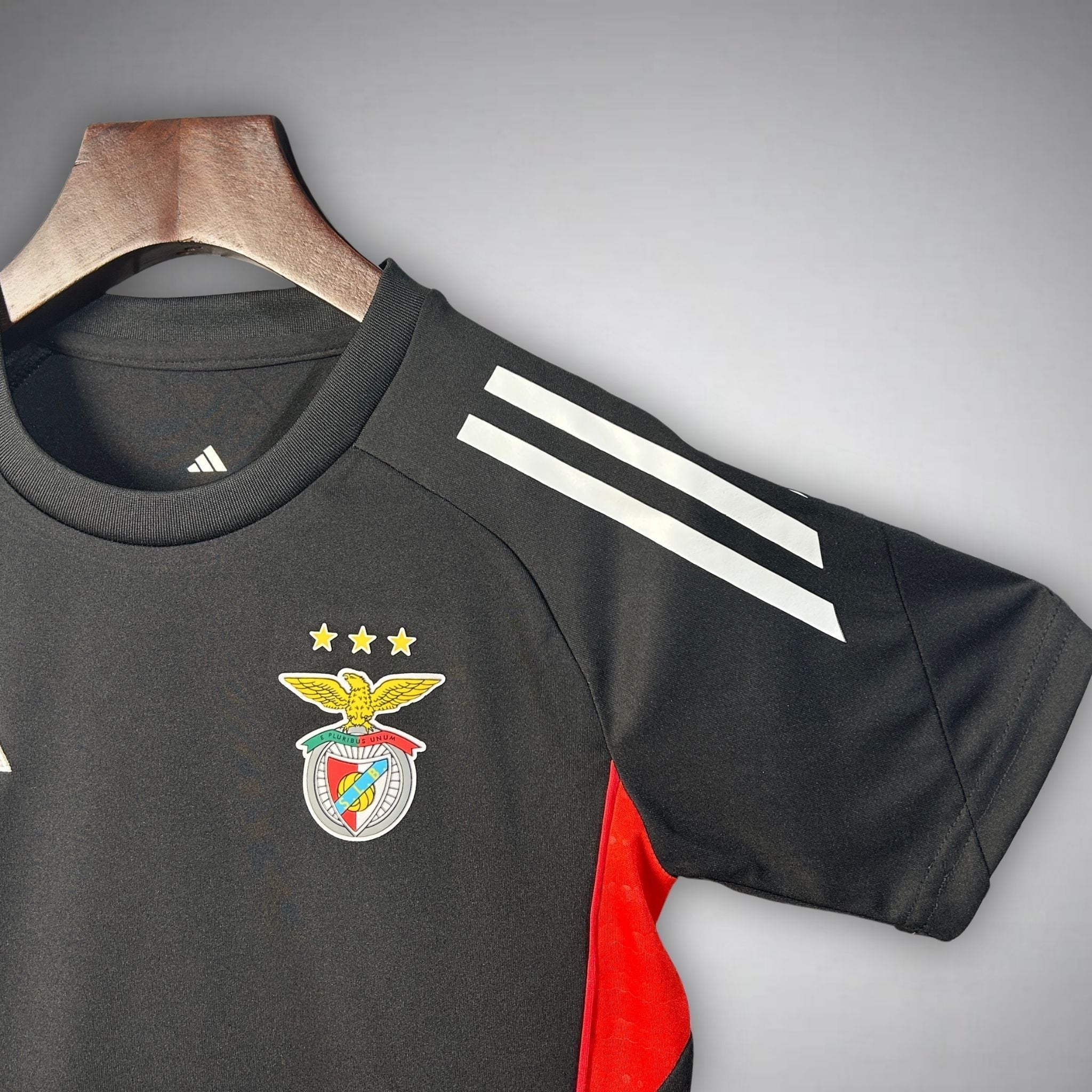 25/26 SL Benfica Training Kids Size Kit from FootballPrestige.shop - Premium Concept kits